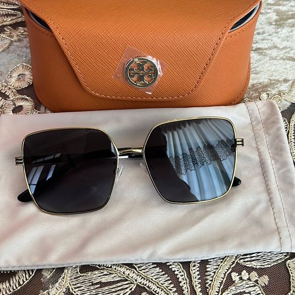 Tory Burch Accessories - Tory Burch shiny gold sunglasses
